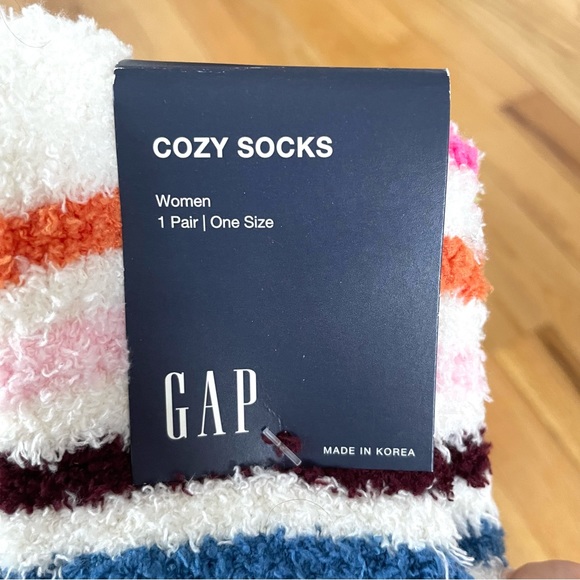 Bundle of 2 Pairs of Cozy Socks NWT - Picture 3 of 6